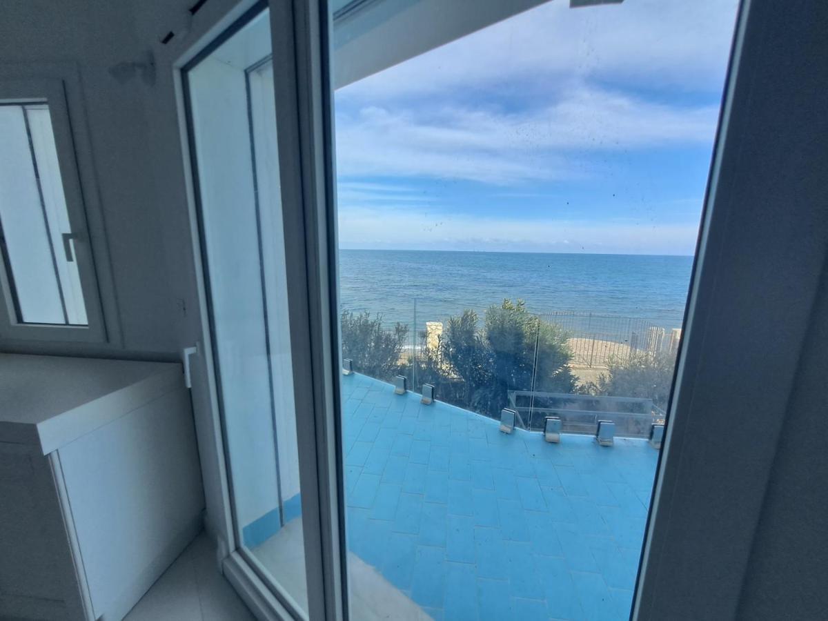 Blue Life, Sea-Luxury Rooms On The Beach Between Palermo And Cefalu' 카스텔다치아 외부 사진