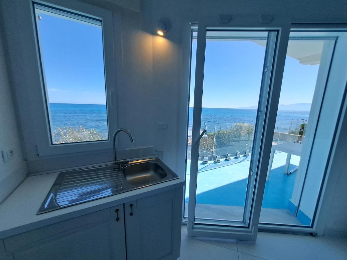 Blue Life, Sea-Luxury Rooms On The Beach Between Palermo And Cefalu' 카스텔다치아 외부 사진