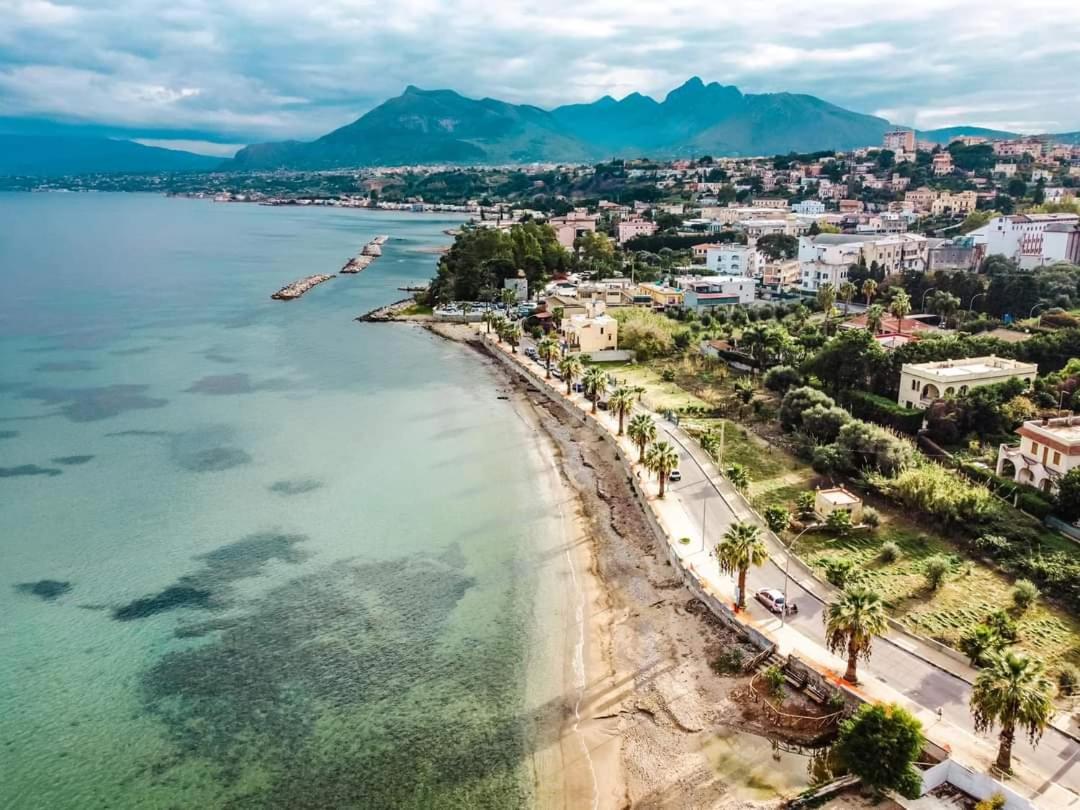 Blue Life, Sea-Luxury Rooms On The Beach Between Palermo And Cefalu' 카스텔다치아 외부 사진