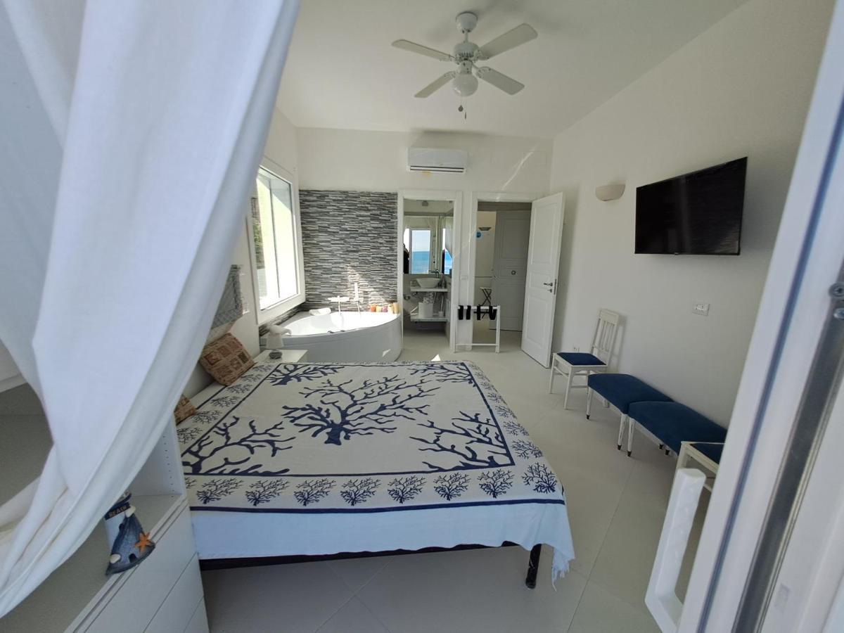 Blue Life, Sea-Luxury Rooms On The Beach Between Palermo And Cefalu' 카스텔다치아 외부 사진