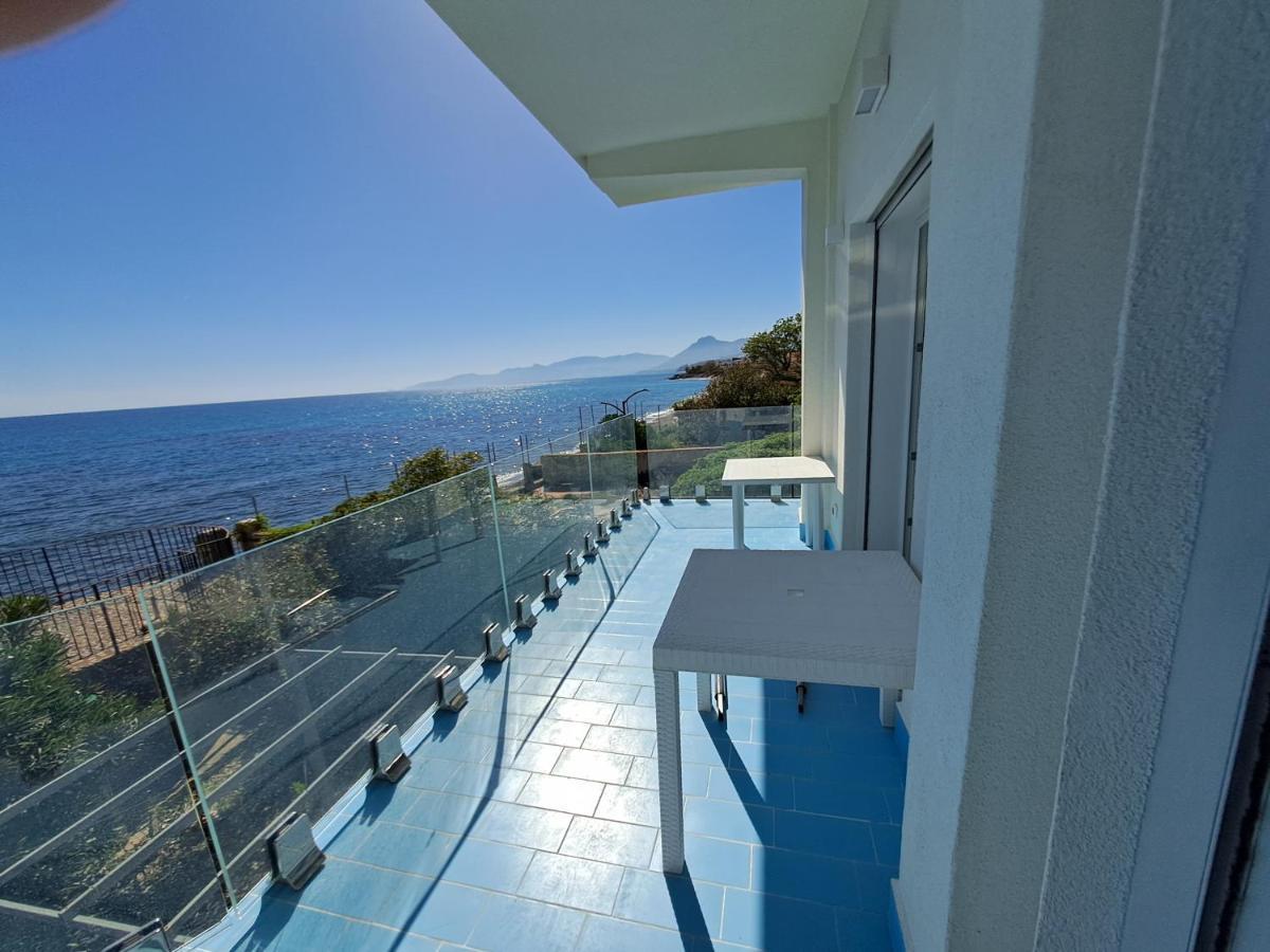 Blue Life, Sea-Luxury Rooms On The Beach Between Palermo And Cefalu' 카스텔다치아 외부 사진