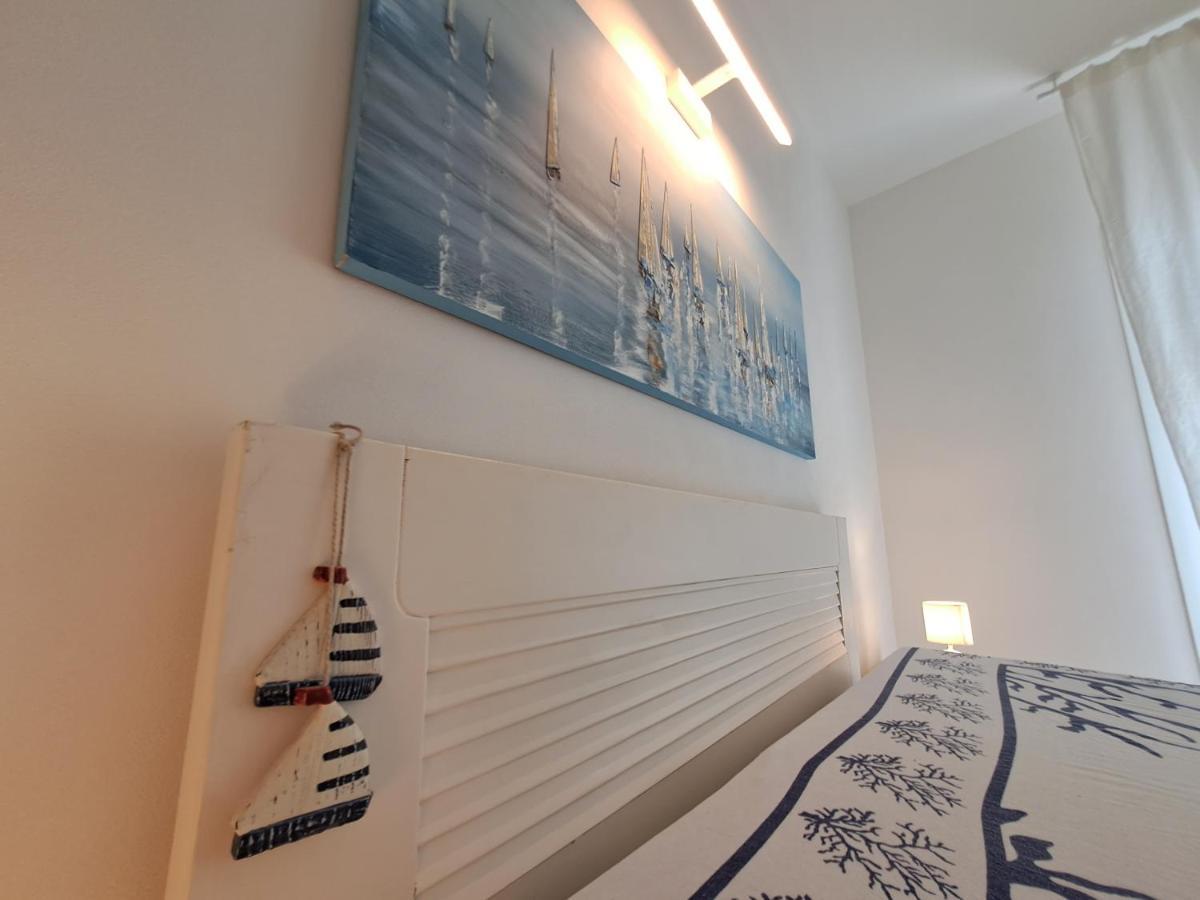 Blue Life, Sea-Luxury Rooms On The Beach Between Palermo And Cefalu' 카스텔다치아 외부 사진