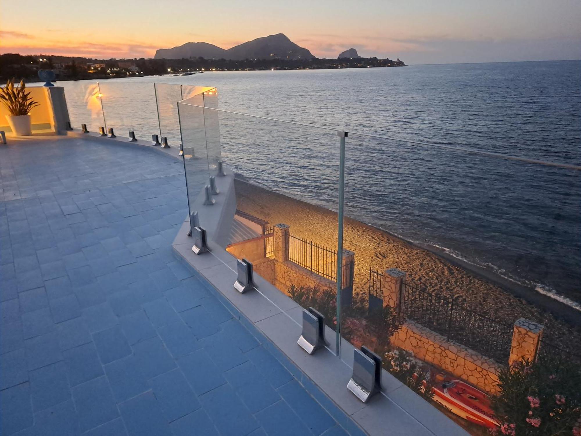 Blue Life, Sea-Luxury Rooms On The Beach Between Palermo And Cefalu' 카스텔다치아 외부 사진
